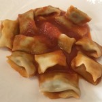 ラ リベラ - アニョロッティ デル プリン   トマトソース