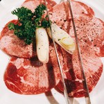 炭火焼き肉 一億兆 - 