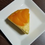 Episuri Shitoron - イエローピーチとクリームチーズのケーキ