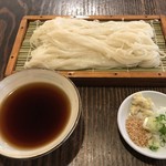 うどん屋 井戸 - 料理写真:ざるうどん＝６００円
