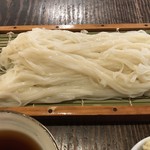 うどん屋 井戸 - 麺を よ〜と見てよ
ざるうどんに見えます？