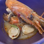 Nara Thai Cuisine - エビ！でぇーん！