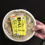 セブンイレブン - 豚ラーメン