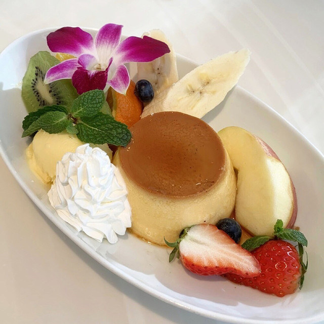 南国なイメージのプリンアラモード By Saltylemon カフェナチュレ 新宿 カフェ 食べログ