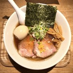 自家製麺 中華そば 多繋 - 醤油そば 中（780円）＋トロトロ味玉（100円）