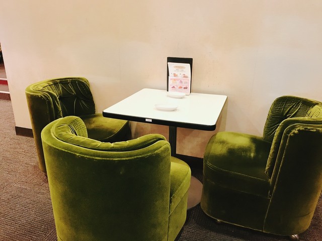 Kissa Shitsu Renoir Shinjuku Kuyakusho Yokoten photo 4