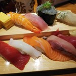 沼津魚がし鮨 江戸前鮨 - ランチ おまかせ10貫 (1380円)