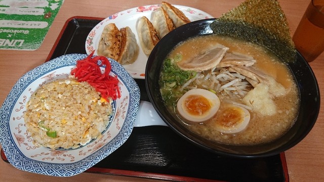 ん ラーメン に たま
