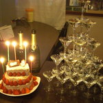 Wahaha hearty dining - 誕生日など記念日にシャンパンタワーどうですか？？