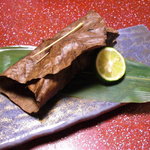 Ryoutei Kamezaki - 朴葉焼。