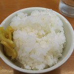 盛多や - 小御飯  １００円  漬け物は後のせ