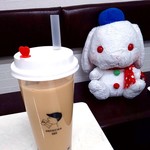 美茶 - ２階の休憩室で
白を基調としたシンプルな内装
ちょっとシンプルすぎるかな…(^-^;)
ぬいぐるみがあちこちに～♪