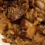 NAKAGAWA わず - 肉込みご飯 見た目よりは塩分控えめ オコワかチマキご飯な感じ (*´ω`*) サービスメニューだよね