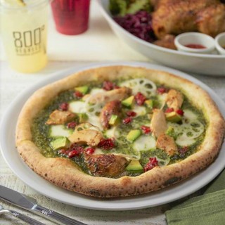 自分好みにカスタマイズを。とっておきのナポリピッツアを堪能！