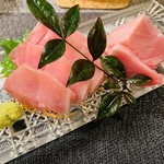 錦江湾 - マグロの刺身。