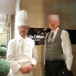 フランス料理　レ・セレブリテ - 小西太郎料理長とウキワ星人（ウキワ隠し）
