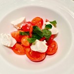 REGGIANO - フルーツトマトとリコッタチーズのカプレーゼ