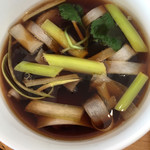 まん作 - 鴨、撮らせて貰うの忘れた(´^ω^`;)
      美味しいミディアム鴨が3~4枚入ってます♪゛