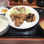 Izakaya Kojirou - 本日の日替わり650円
                        鶏の唐揚げ&メンチカツ