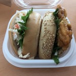 プレッセ シブヤ デリ マーケット - ベーグル（ごぼうチキン&蒸し鶏サラダ）