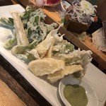 魚金 - 山菜天ぷら盛り合わせ