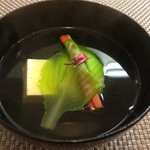 御料理 ひさまつ - 椀物
      新玉葱真薯 うるい 京人参