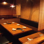 h Gimmiya Kiniku Janka - 5～8名様が座れるテーブル席です。