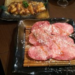 炭火焼肉 BuZZ 神戸店 - 