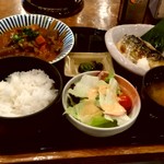 豊丸水産 - 【2019.3.12(火)】本日の日替り定食(もつ煮＆焼き鯖)790円