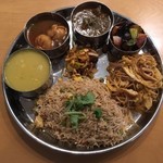 アジアンダイニング カフェ&バー シャンティ - 中華ターリー＋マトンカレー