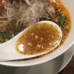 創作麺工房 鳴龍 - 無化調で辛味と酸味が効いたスープ