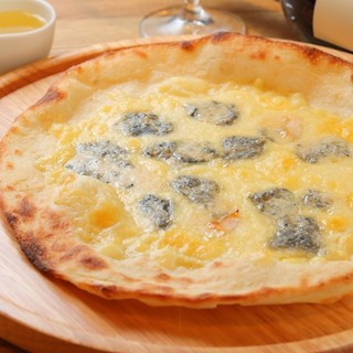 ゴルゴンゾーラのハニーピザ