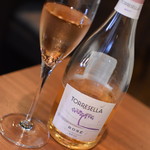 ワインバー バッカス - ハッピーアワーセット（１，１００円＋１５０円）の『ロゼ ブリュット スプマンテ トッレゼッラ』２０１９年２月