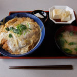 富士アイス 東店 - 煮カツ丼（940円）