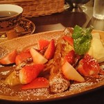CAFE GINZA - 苺のフレンチトースト
