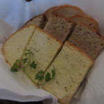 ラ フルール ド スリジエ - 自家製パンの盛り合わせ