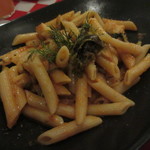 ラ フルール ド スリジエ - ふきのとうと魚介のトマトソースペンネ