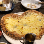 PIZZA ＆ Cheese RITORNO - ハート♡ピザをやる日はお店のインスタなどでわかるみたい。