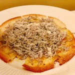 スイーツby軽井沢エレガンス - しらすのタルトフランベ＠シラスの薄焼きピザ
