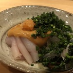 鮨 さかい - 虎ふぐ（鐘崎）、鮟肝ソースで・・ふぐ自体も厚めに切られうまみを感じる品ですが、鮟肝ソースの味わいがとてもいいこと。