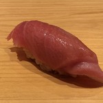 鮨 さかい - 大トロ・・2枚重ねで出されますが、口に入れるとトロケマス。