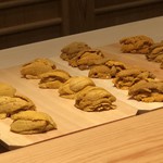 鮨 さかい - 2種類出されますので壮観。