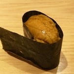 鮨 さかい - むらさき雲丹（鹿児島・阿久根）・・九州では好きな雲丹ですが、濃厚な旨みで美味。
