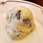 スイーツby軽井沢エレガンス - ラムがきいた大粒レーズンが高級感