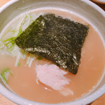 やきとり家すみれ - コラーゲンたっぷりすみれの濃厚鶏白湯ラーメン 698円