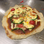 Okonomiyaki Taiyou - 鉄板トマトピザ
