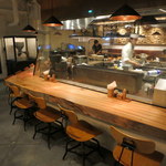 権八 - こちらは1Fカウンター席。
