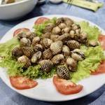 Nhà Hàng Hoàng Gia Sân Vườn - 