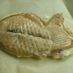 佐川末廣堂 - たい焼き（左向き）傷あり