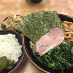 武蔵家 - ほうれん草増し中盛り+メンマ